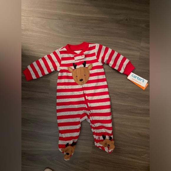 Carter's Red and White Striped Footies with Reindeer Design size 3M - Picture 2 of 4